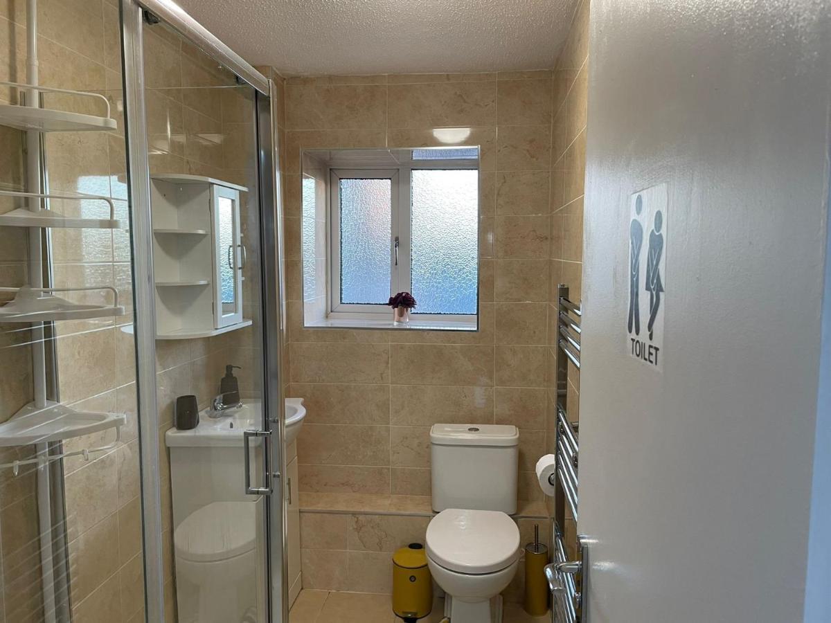 Nnk Air Bnb Enfield Eksteriør bilde