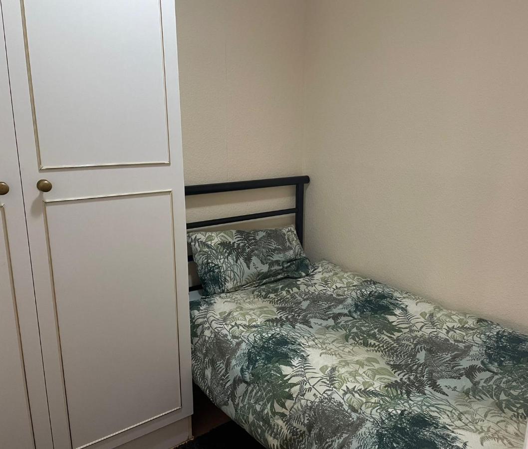 Nnk Air Bnb Enfield Eksteriør bilde